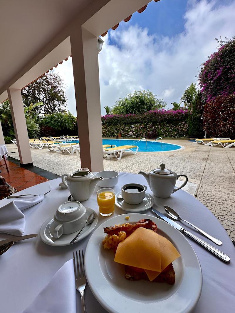 Erst einmal fr&uuml;hst&uuml;cken ...