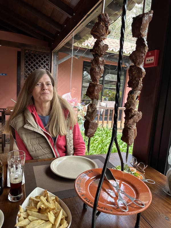 &bdquo;Espetada&ldquo; &ndash; leckere Rindfleischspie&szlig;e mit Lorbeer