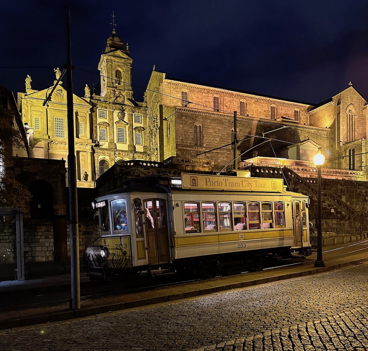 Tag 11: Die historische Stra&szlig;enbahn in Porto, eine Reise in die Vergangenheit