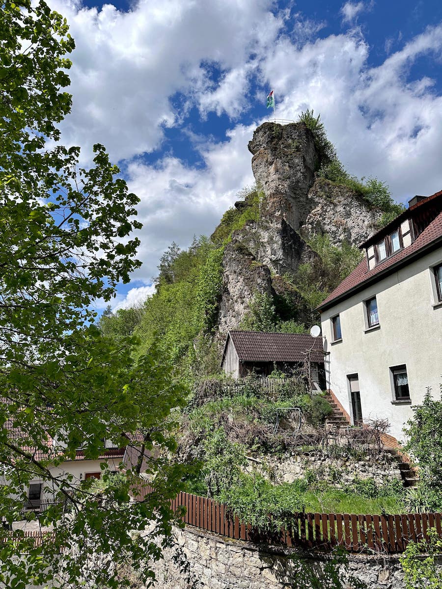 Das Felsendorf T&uuml;chersfeld in der Fr&auml;nkischen Schweiz