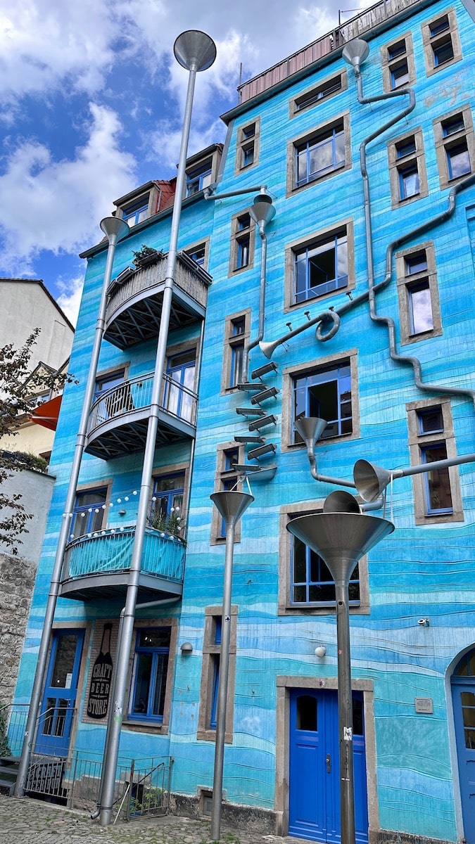 Die Kunsthofpassage, thematisch gestaltet und miteinander verbunden