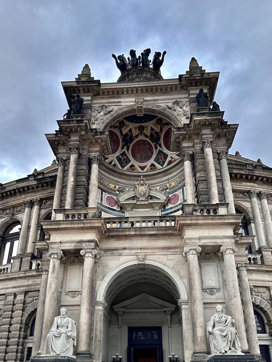 Die Dresdner Semperoper, das bekannteste Opernhaus Deutschlands