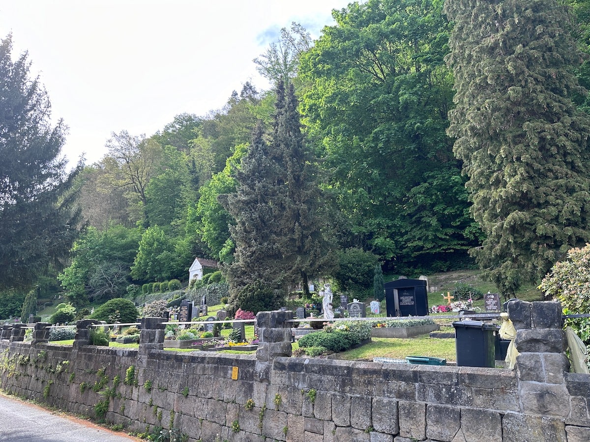 Der kleine Friedhof in Stadt Wehlen